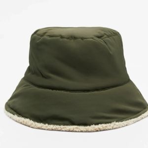 NWT Zara fleece reversible bucket hat